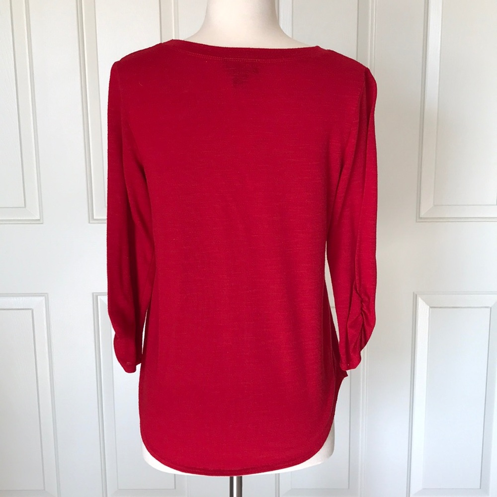Red top - Picture 3 of 4